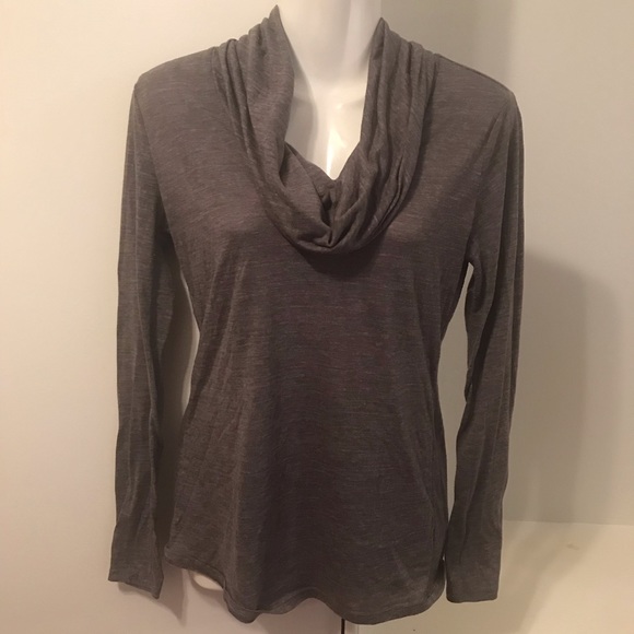 Gap lightweight blouse. - Picture 2 of 3